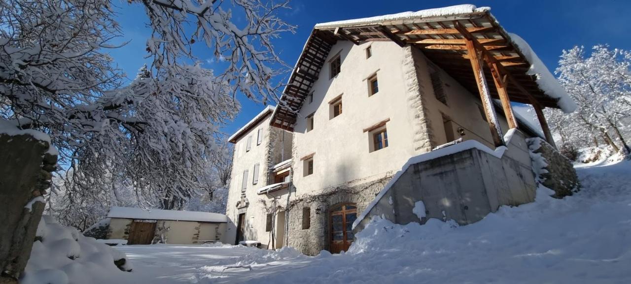 Bed and Breakfast Maison Cimarron Chateauroux-les-Alpes Exterior foto